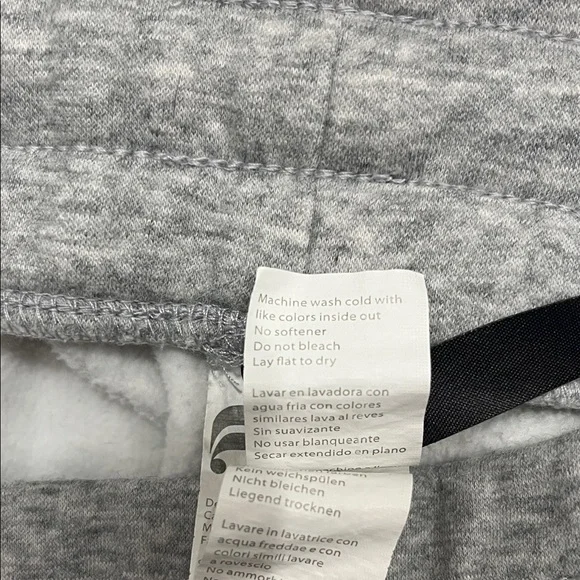 Fabletics Men's Shorts - Picture 7 of 7